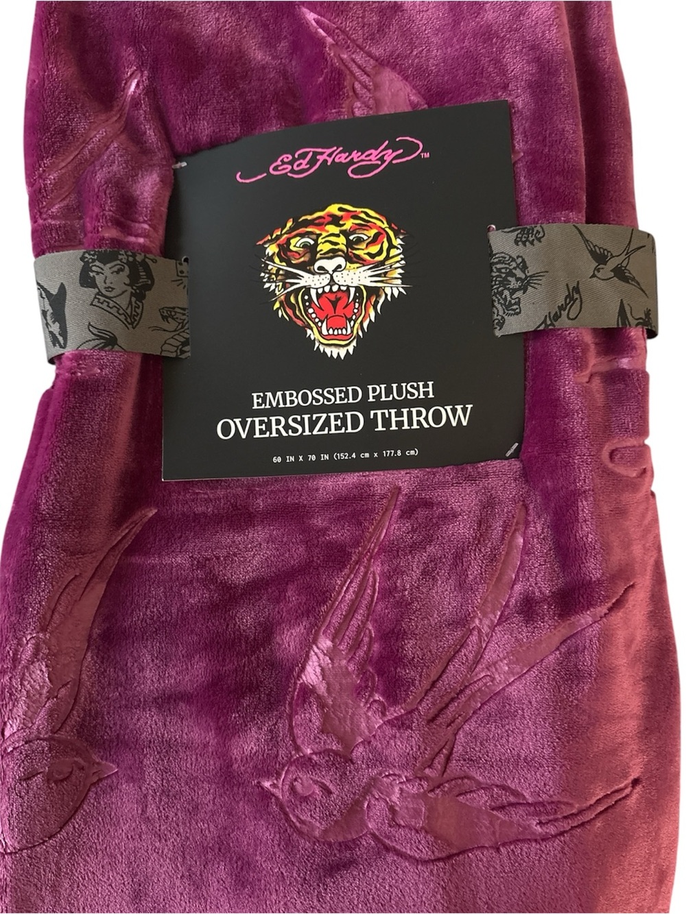 Ed Hardy Embossed Plush Oversized Throw Blanket in Plum Purple 60” x 70” NWT - Picture 2 of 3